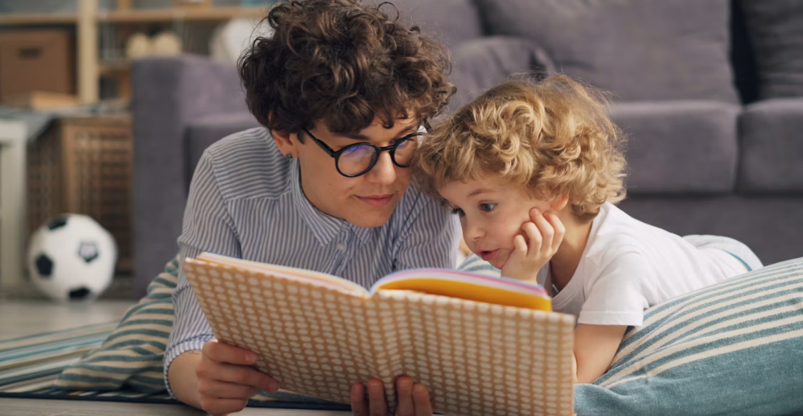 Cara Membuat Anak Dekat dengan Buku, 7 Langkah Sederhana Ini Bisa Dicoba